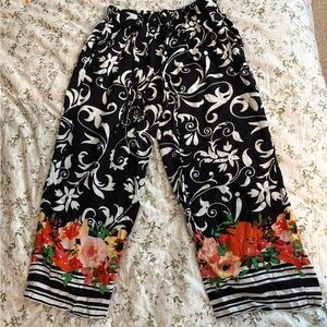 Boca Bay Pants, Size Small, Black and White with Floral Border